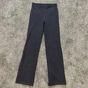 Old Navy Women’s grey flared Balance leggings size Small